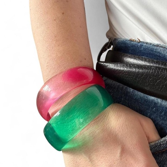 American Vintage Jewelry - 70s BANGLE BUNDLE PINK & GREEN MOD LUCITE RETRO BANGLE BRACELETS